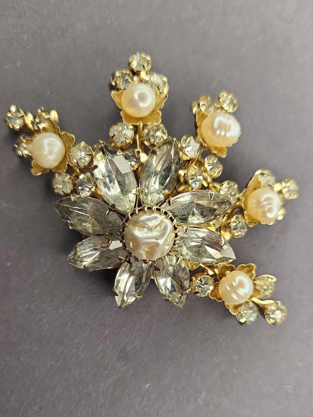 Gold-Tone Pearl & Crystal Floral Brooch - Elegant Vintage Style